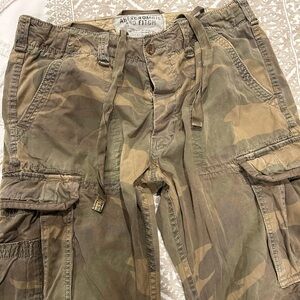 Abercrombie & Fitch Camouflage Cargo Pants men’s size L